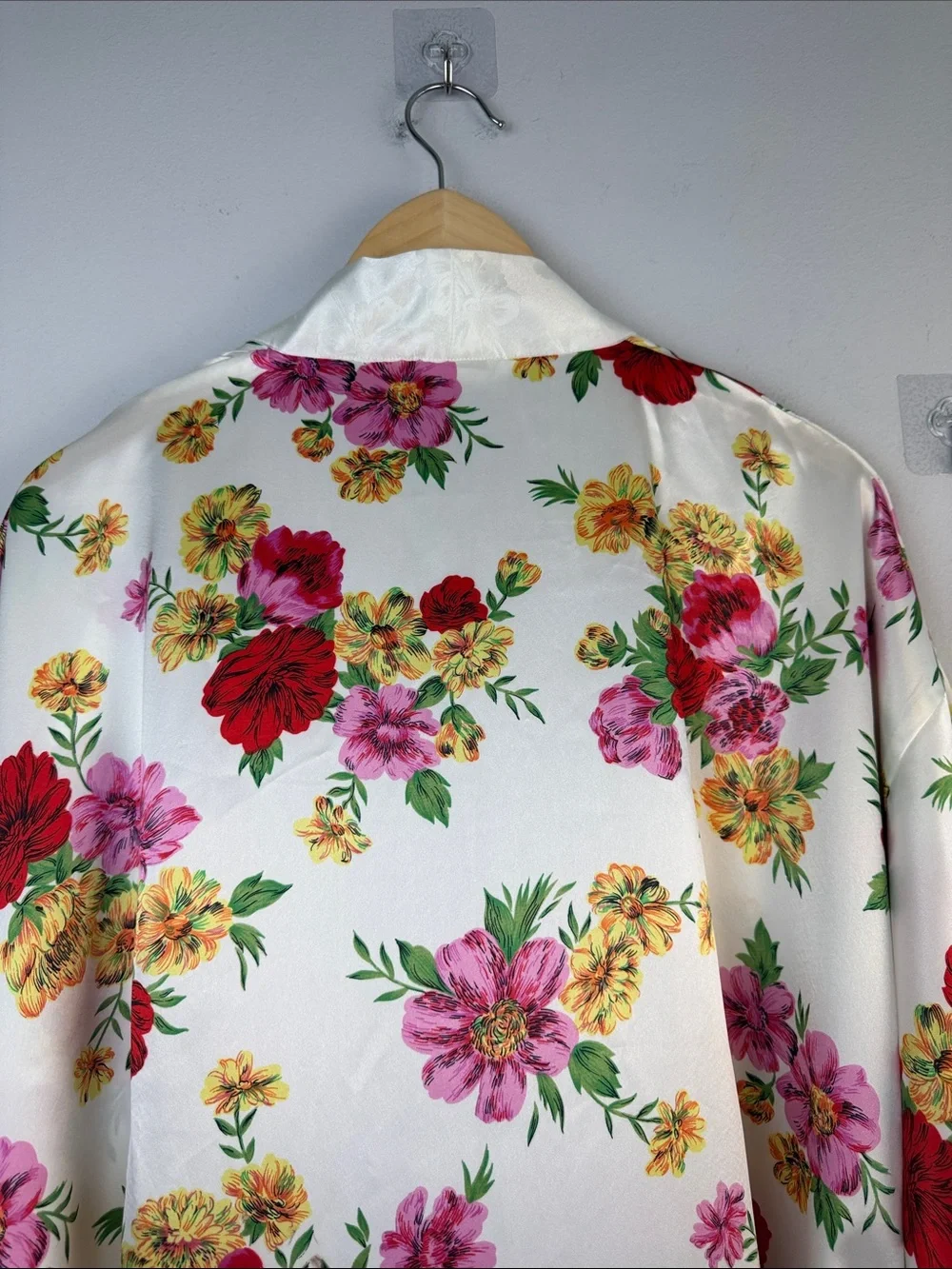 Vintage 90’s Victoria’s Secret Floral Satin Kimono Robe Tie Belt Gold Label OS